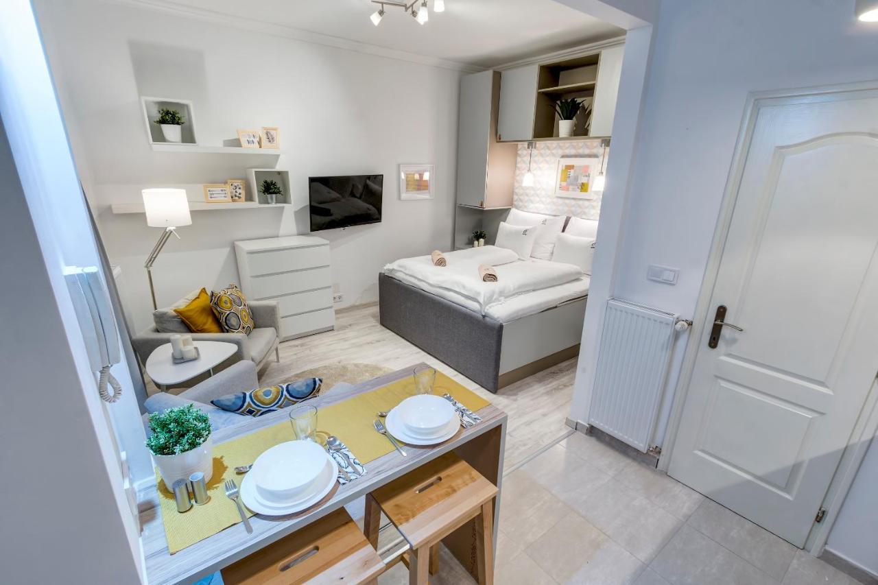 d.Five Riverside Deluxe Apartment Budapest Extérieur photo