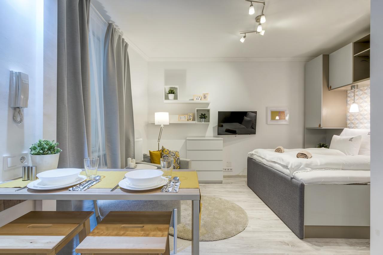 d.Five Riverside Deluxe Apartment Budapest Extérieur photo